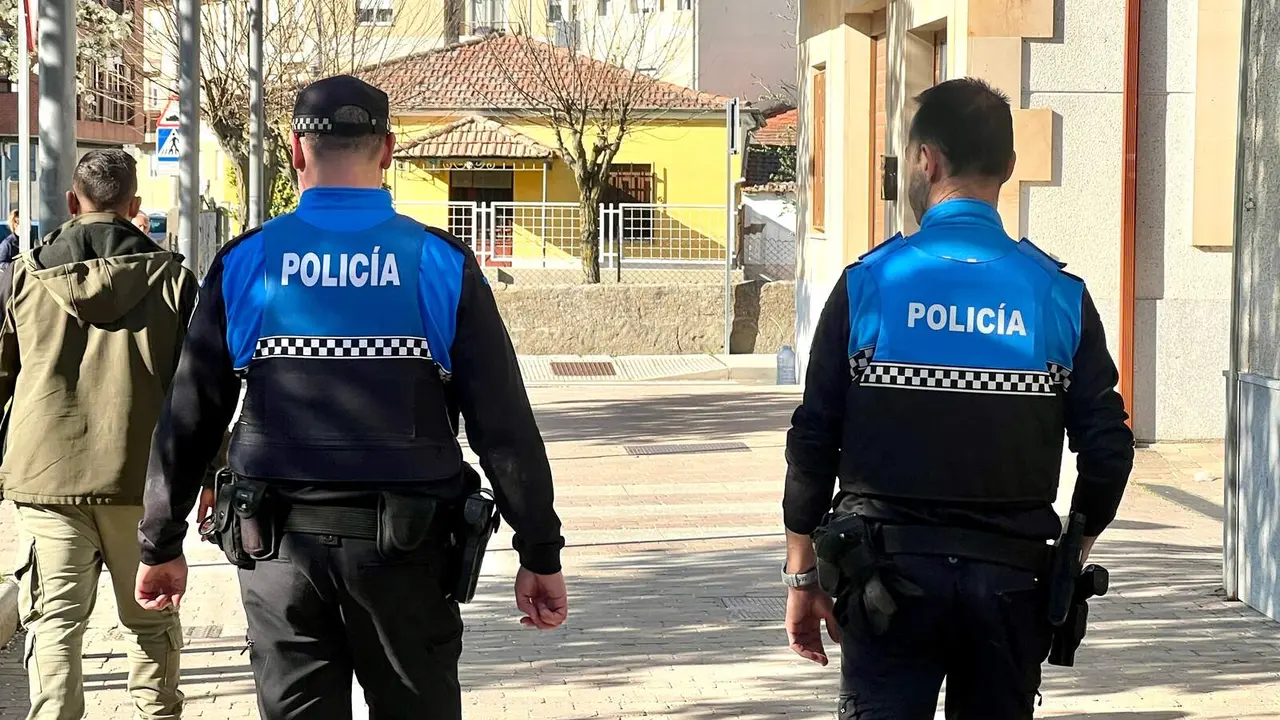 Agentes de la Polic&iacute;a Local de Carbajosa | Archivo