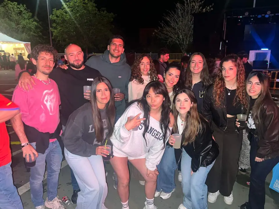 Fiestas Chicas 2026: viernes noche85