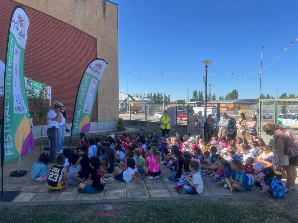Jornada de plantaci&oacute;n de &aacute;rboles en Carbjosa (1)