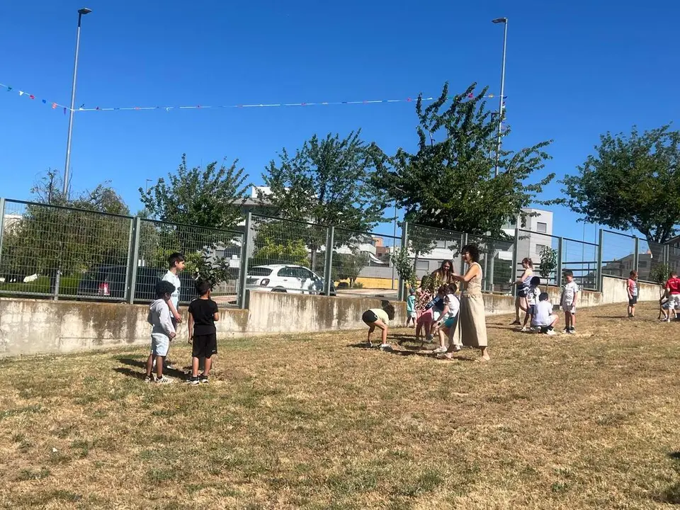 Jornada de plantaci&oacute;n de &aacute;rboles en Carbjosa (3)