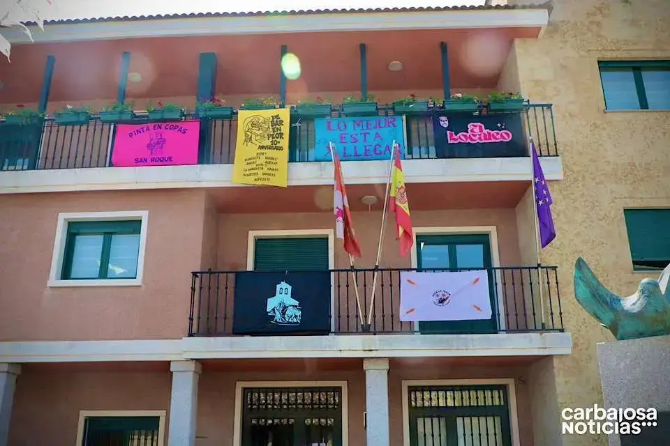 Pancartas en el balc&oacute;n del Ayuntamiento | Archivo
