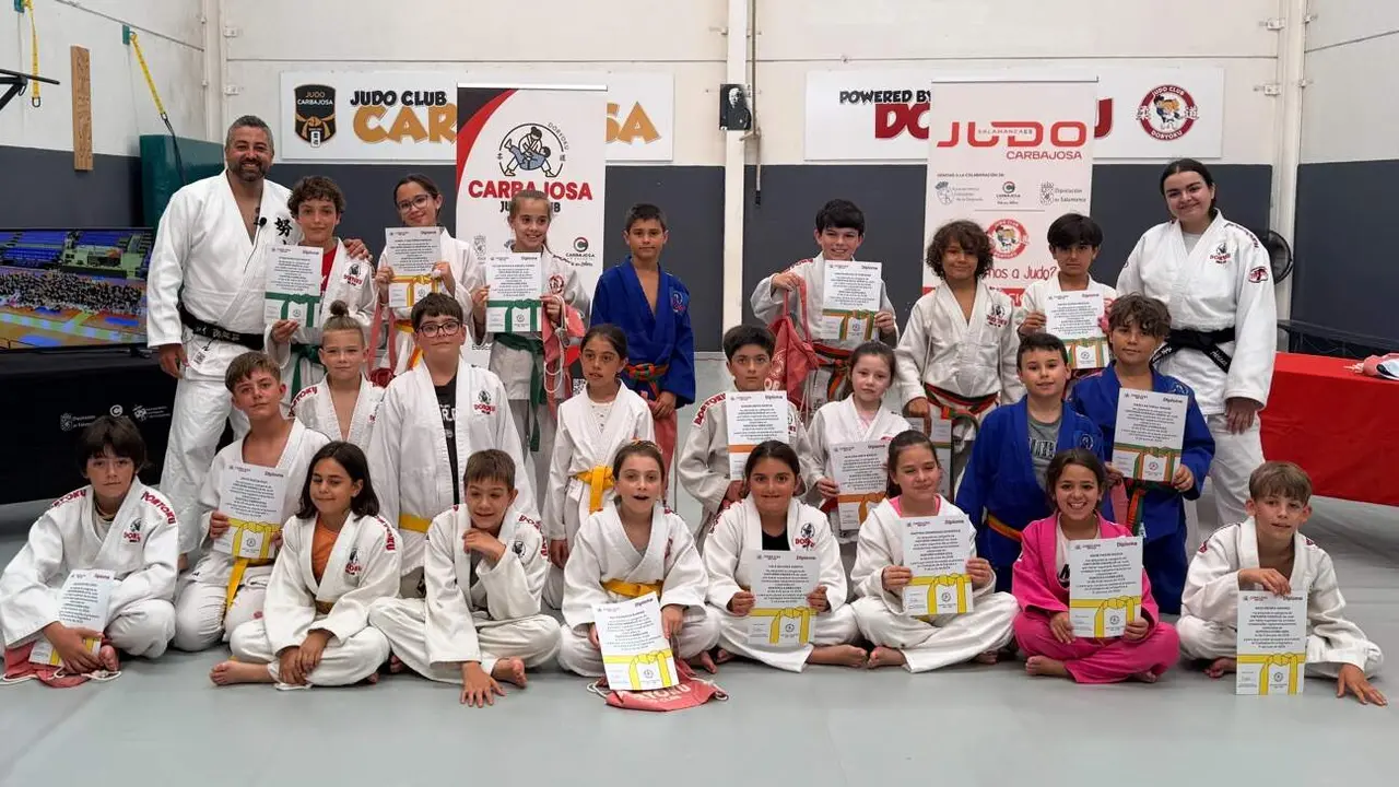 Entrega de diplomas del Club Judo Carbajosa 2026 (4)