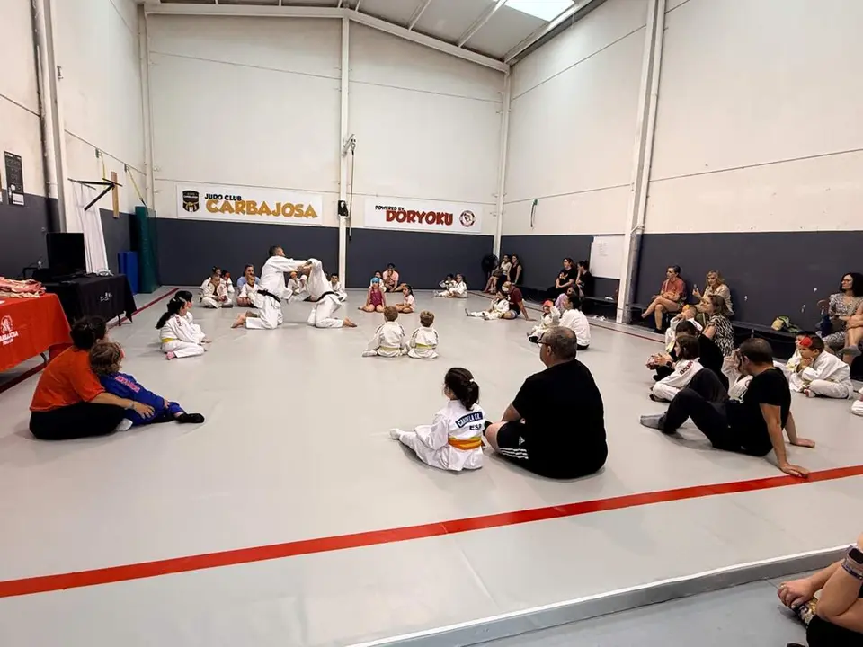 Entrega de diplomas del Club Judo Carbajosa 2026 (6)
