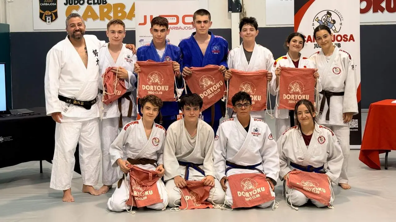 Entrega de diplomas del Club Judo Carbajosa 2026 (12)