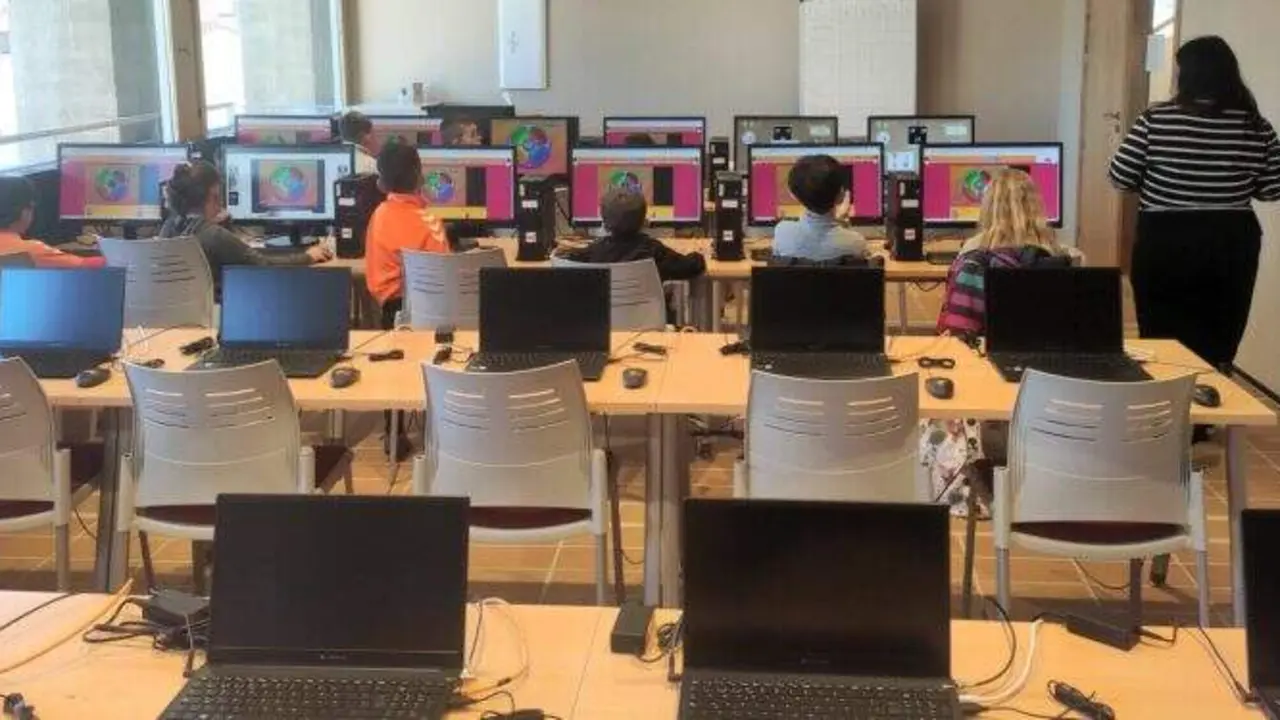 Aula de Inform&aacute;tica de Carbajosa | Archivo