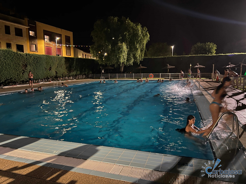 I Jornada de piscina nocturna 19