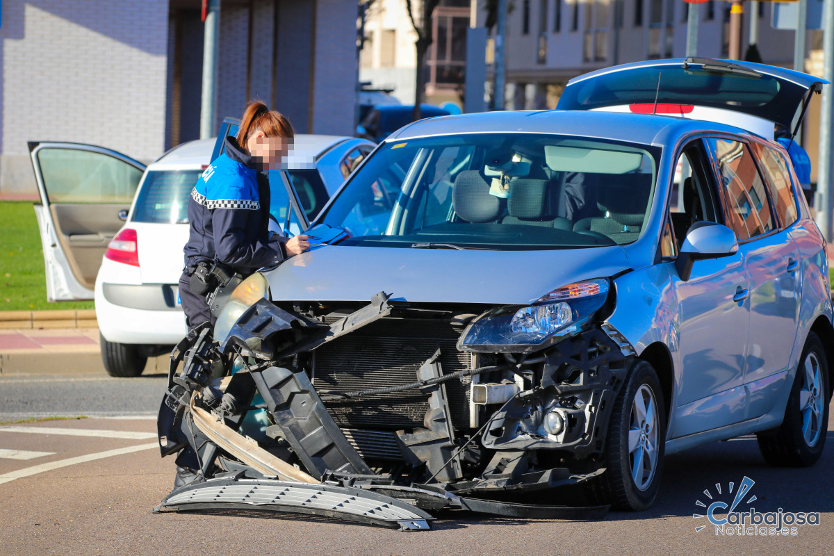 Accidente turismos policia local00005