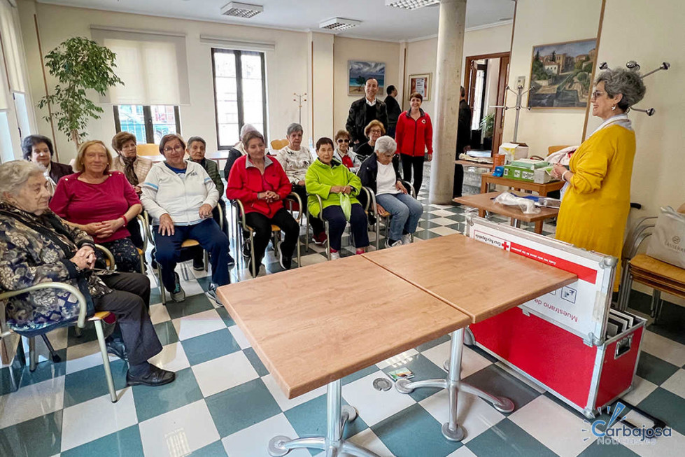 Charla Cruz Roja en el Hogar de mayores (1)